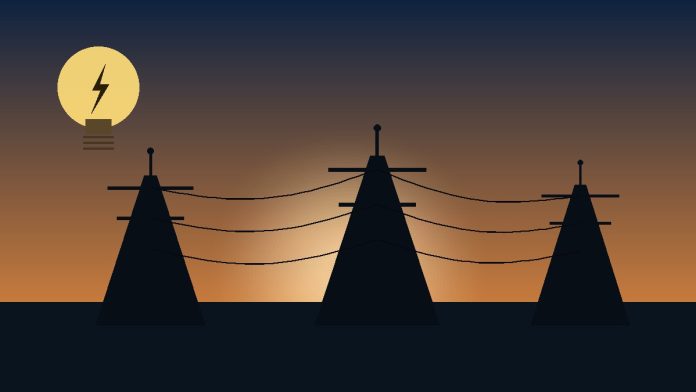 Ilustrație generică: stâlpi de înaltă tensiune și bec cu simbol de energie electrică, pe fundal de apus